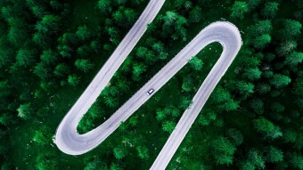 Trading Stable Coins on Curve