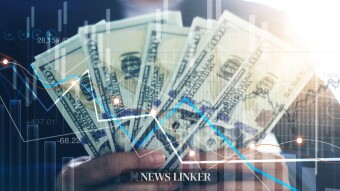 Auto Giants' Challenges with EV Adoption and Financial Issues