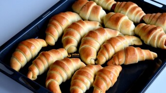 Buns and buns with greek youghurt recipe
