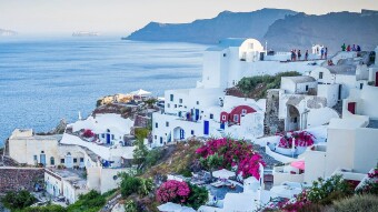 Greece to Allow Tourists from 29 Countries Starting in 2 Weeks