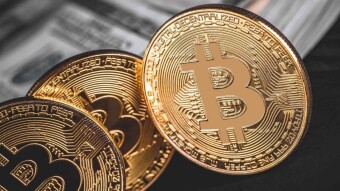 Analyst Reveals Reason Keeping Bitcoin Price Above $ 10 000