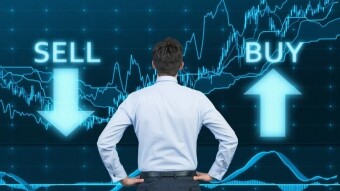 Behavioral Finance - The Decision to Buy or Sell : Prospect Theory and the Disposition Effect