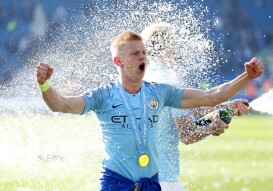 Olexandr Zinchenko signs new Man City deal