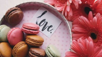 Valentine's Day: ideal day for a contest or a giveaway? - The Periodic Elements NFT