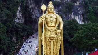 Kuala Lumpur, Batu Caves, Petronas Tower - my travels around Asia