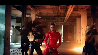 So this German Comedian Wrote a Rammstein-Style Ode to Menstruation - And it's Brilliant