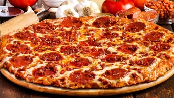 PEPPERONI PIZZA WITH HOMEMADE MASS