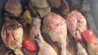 Foodbook #304 Chimichurri chicken thighs with potatoes