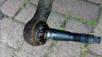 2004 Saab 9-3 Balljoint Dust Cover Replacement