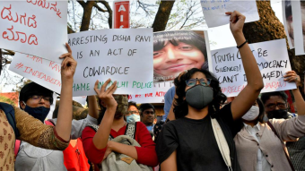 Brave Indian women  activist asserts her right to support farmers' protest in India!!