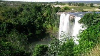 Come and see the Kamá Waterfall