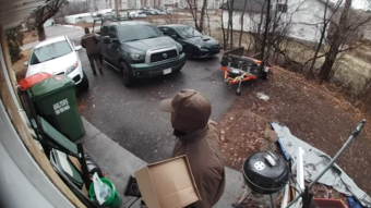 Human trash tries to rob alleged drug dealer, ends up killing family in front of toddlers