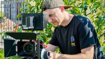 How to shoot on the phone: 5 life hacks from a videographer!