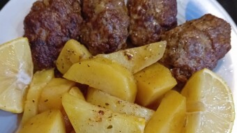 Daily meal #95 meatballs with potatoes