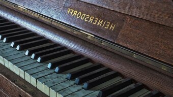 THE EFFECT OF TECHNICAL-TECHNOLOGICAL DEVELOPMENTS WITH THE INDUSTRIAL REVOLUTION ON MUSIC