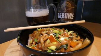 "Stir fry" modified with Chinese Pak Choi cabbage - Asian cuisine in the fumes of Polish beer