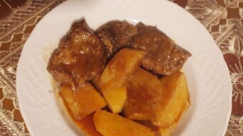 Foodbook #528 tomato beef stew with potatoes