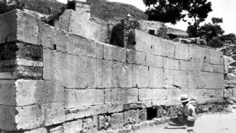 ARCHAIC GREEK GOVERNMENTS AND LAWS: Monarchy, Oligarchy and Tyranny