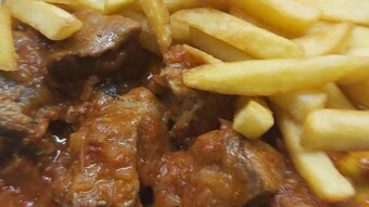 Foodbook #1071 beef meat with tomato sauce and French fries