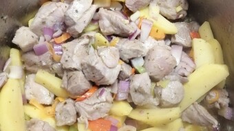 Foodbook #421 pork stew , happy sunday