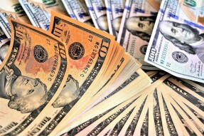 Free $10 Instant Deposit when you register and get verified!