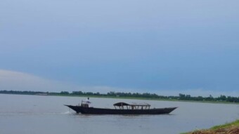 A Riverside Escape, Moments of Peace on the Water