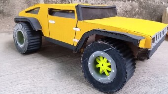 Hummer H4 made with reusable cardboard
