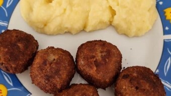 Foodbook #1120 meatballs with mashed potatoes