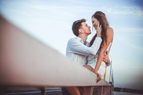 6 Signs a Man Is Sexually Attracted To You
