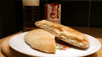 Racibórz Castle Brewery - Racibórz beer, a classic and Georgian national dish - khachapuri