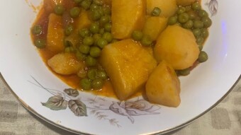 Foodbook #390 Greek tomato pea stew