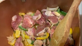 Foodbook #384 Chicken souvlaki with peppers
