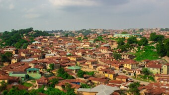 Analyst Peter Brandt Compares Tether to a 'Nigerian Trinket'