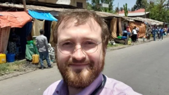 C.Hoskinson admits "he was wrong" about Cardano DApp rollout!