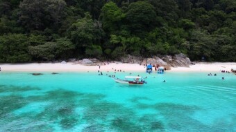 Parenthians Islands in Malaysia - a piece of paradise and indecently turquoise water