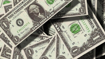 People Chance DeFi To Make Some Money?