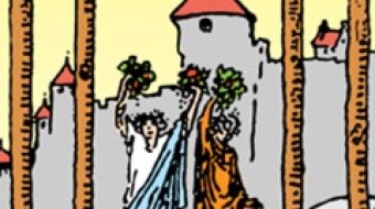 The universe is in no hurry and reminds you again that you have to make moves in your life and start taking action to achieve your goals.The Fool and the 4 of Wands - 13/06/24