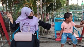 Stroll around Monpura Park