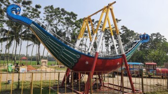 The Ferris Wheel Ride: Rediscovering My Inner Child at Dhaka Shishu Park