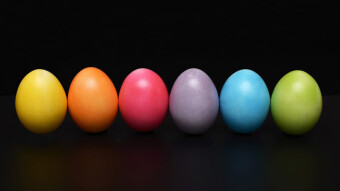 Famous Virtual Easter Eggs : Happy Easter !!!