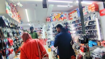 Urban Discovery Journey : Shopping and City Sightseeing.
