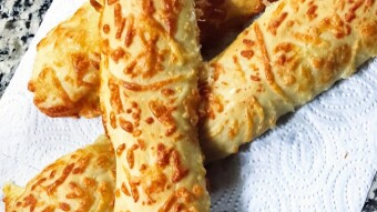 Foodbook #1043 soft breadsticks with cheese