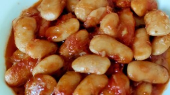 Foodbook #913 Greek baked giant beans – Gigantes