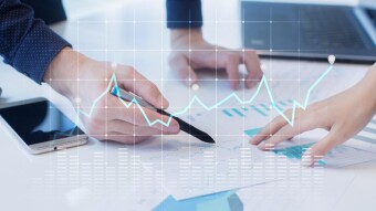 Selling on a Web based business Website Versus An Online Media Commercial center