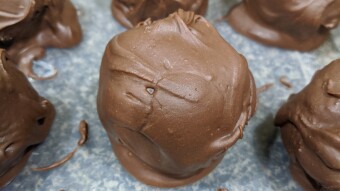 Oreo Cookie Cream Cheese Bon Bons - No Bake Recipe - Quick and Easy to Make! Very Delicious and Rich!!!