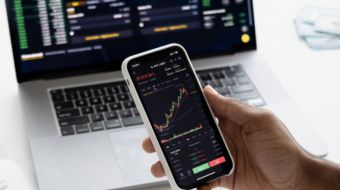Don't know in which cryptocurrency to invest? Look under it! This strategy could help you decide.