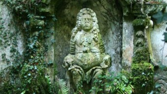 Ghoul & Gardens: Goth Gardens