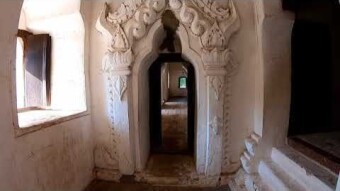 My journey through Asia, Myanmar - The Maha Aung Mye Bom Sam Monastery - part 2 (inside)