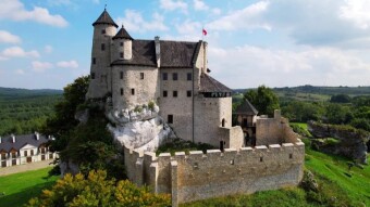 On the Trail of the Eagles' Nests - the Royal Castle in Bobolice from a bird's eye view and more