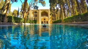 Discover Beautiful and Historic Parks and Gardens in Kashan, Iran